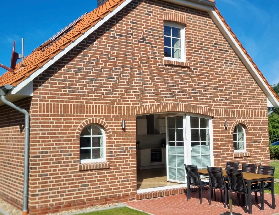 Luettje Friesenhuus Villa Greetsiel Exterior photo